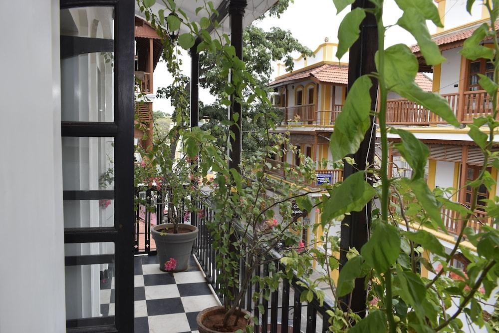 Le Chateau Pondichéry Extérieur photo
